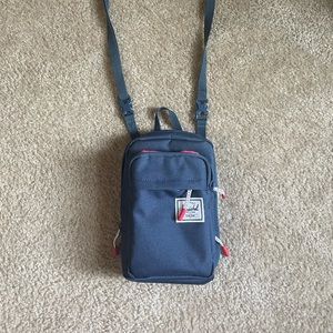 Herschel form large crossbody bag